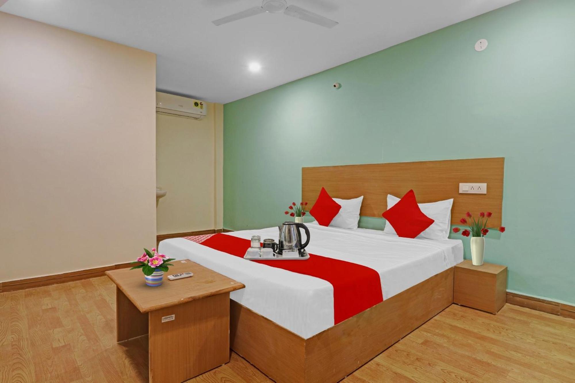 Hotel O Lavish Stay ไฮเดอราบัด ภายนอก รูปภาพ