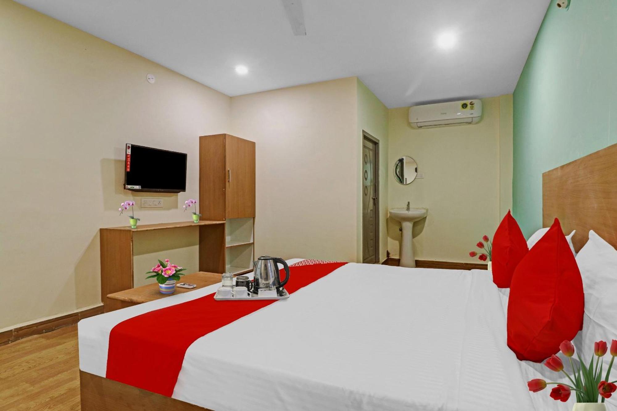 Hotel O Lavish Stay ไฮเดอราบัด ภายนอก รูปภาพ